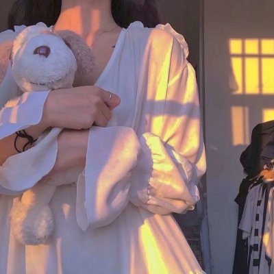 五星红旗迎风飘扬